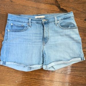 Levi’s MID LENGTH WOMEN'S SHORTS